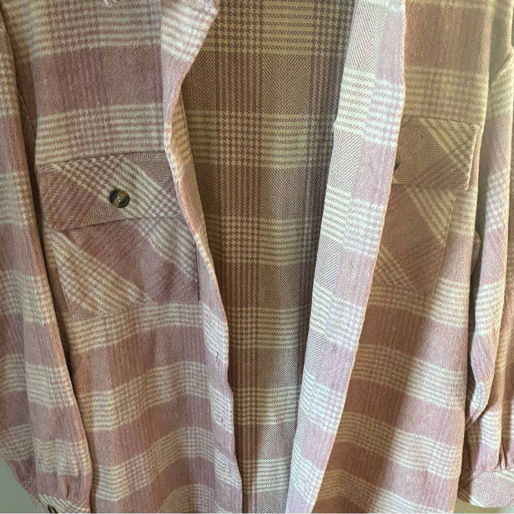 Entro Shacket - Picture 4 of 4